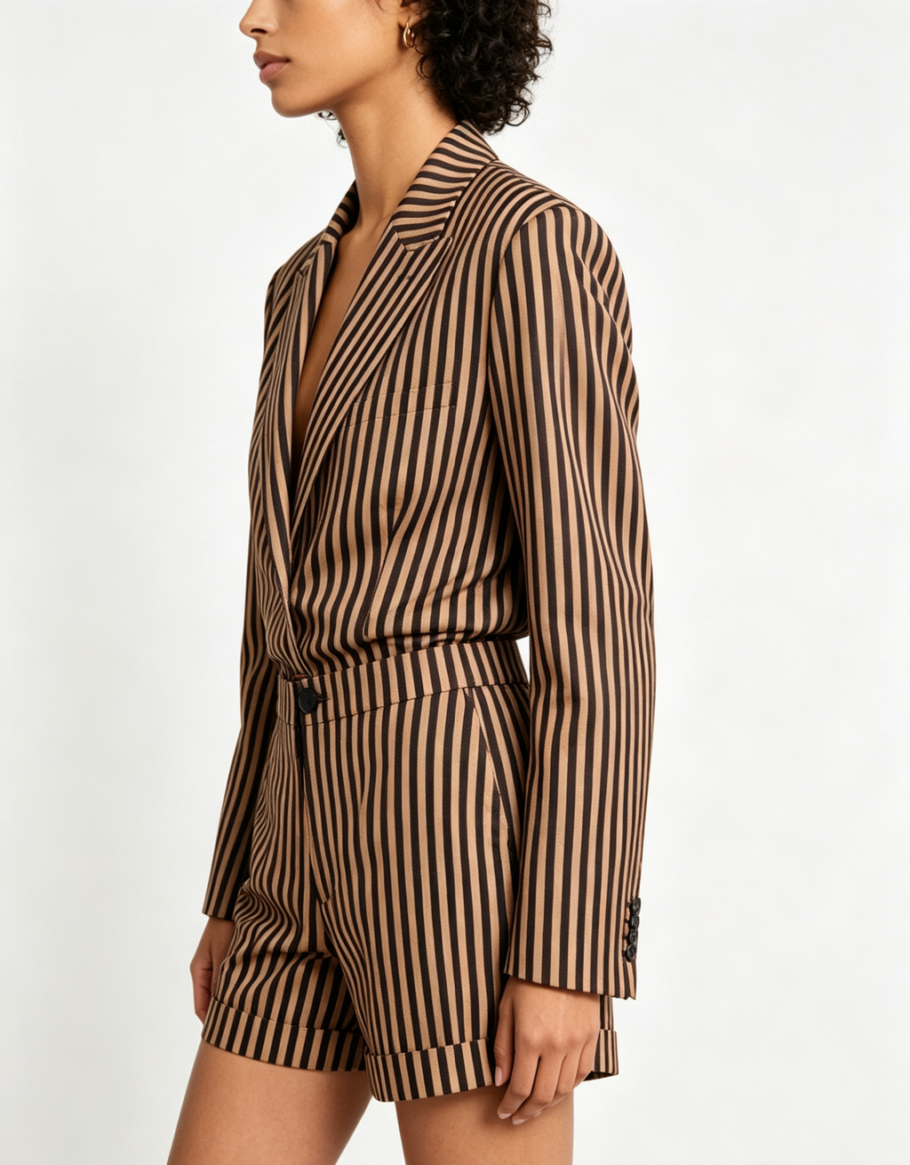 Wholesale Haideyu OEM striped tailored shorts, side view, high waist design, vertical stripe pattern, women formal casual apparel for ODM customization